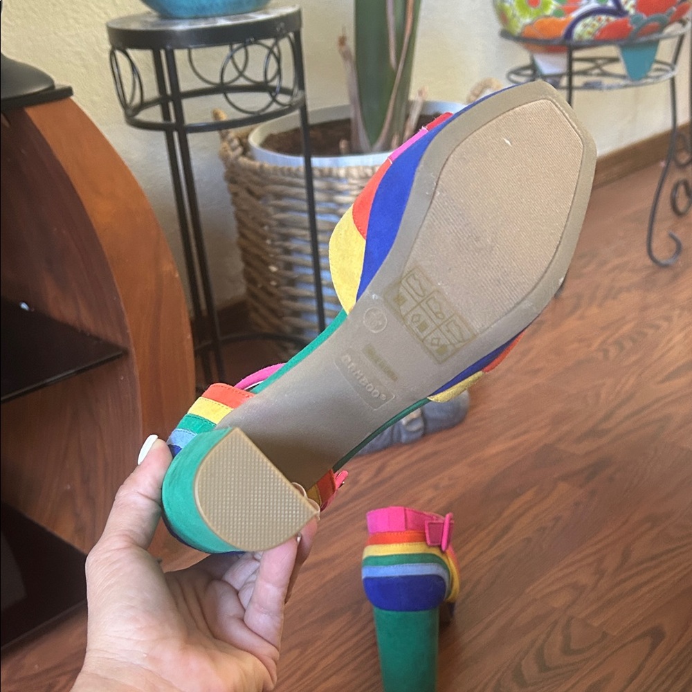 Bamboo Multicolor Women's Platform Heels - Picture 5 of 6